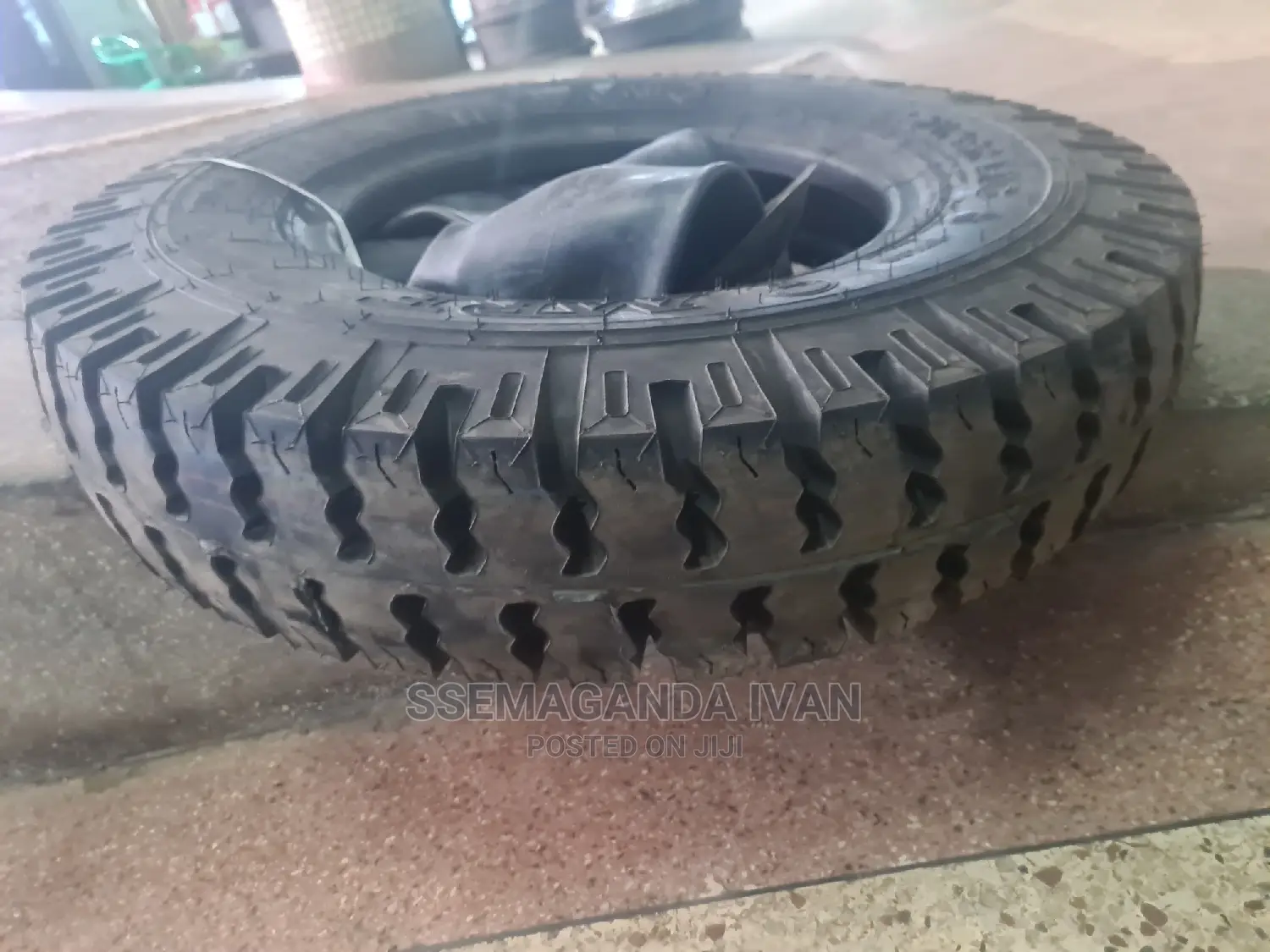 700r16 Mrf Mud Grip Tires