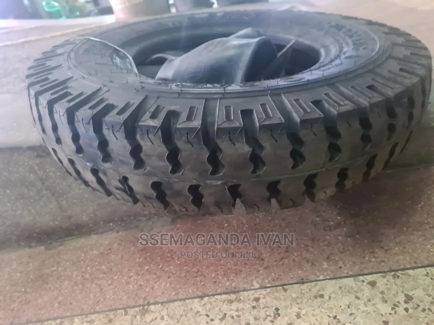 700r15 Mrf Mud Grip Tires