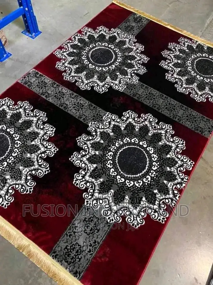 Center Carpets