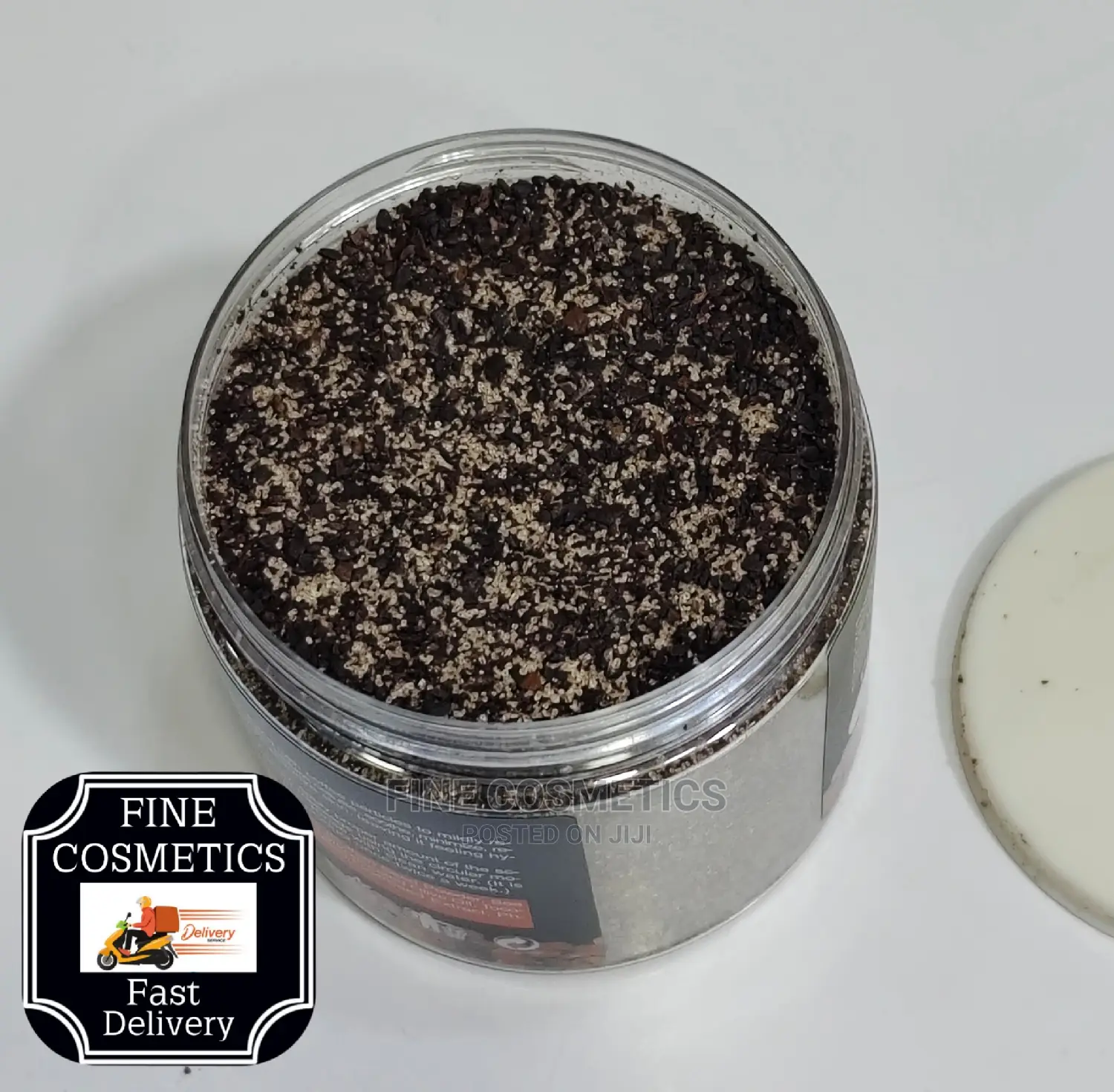 Disaar Arabica Coffee Scrub Deep Cleaning and Exfoliating.