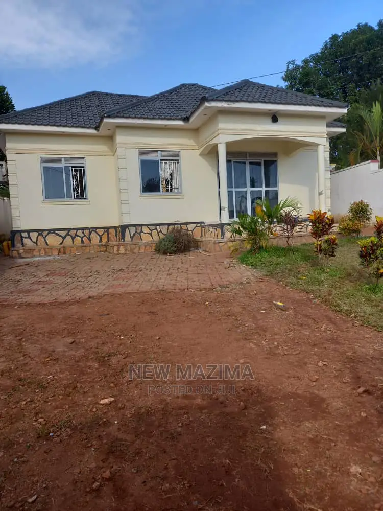 3bdrm House in Seguku Katare, Division a for Sale