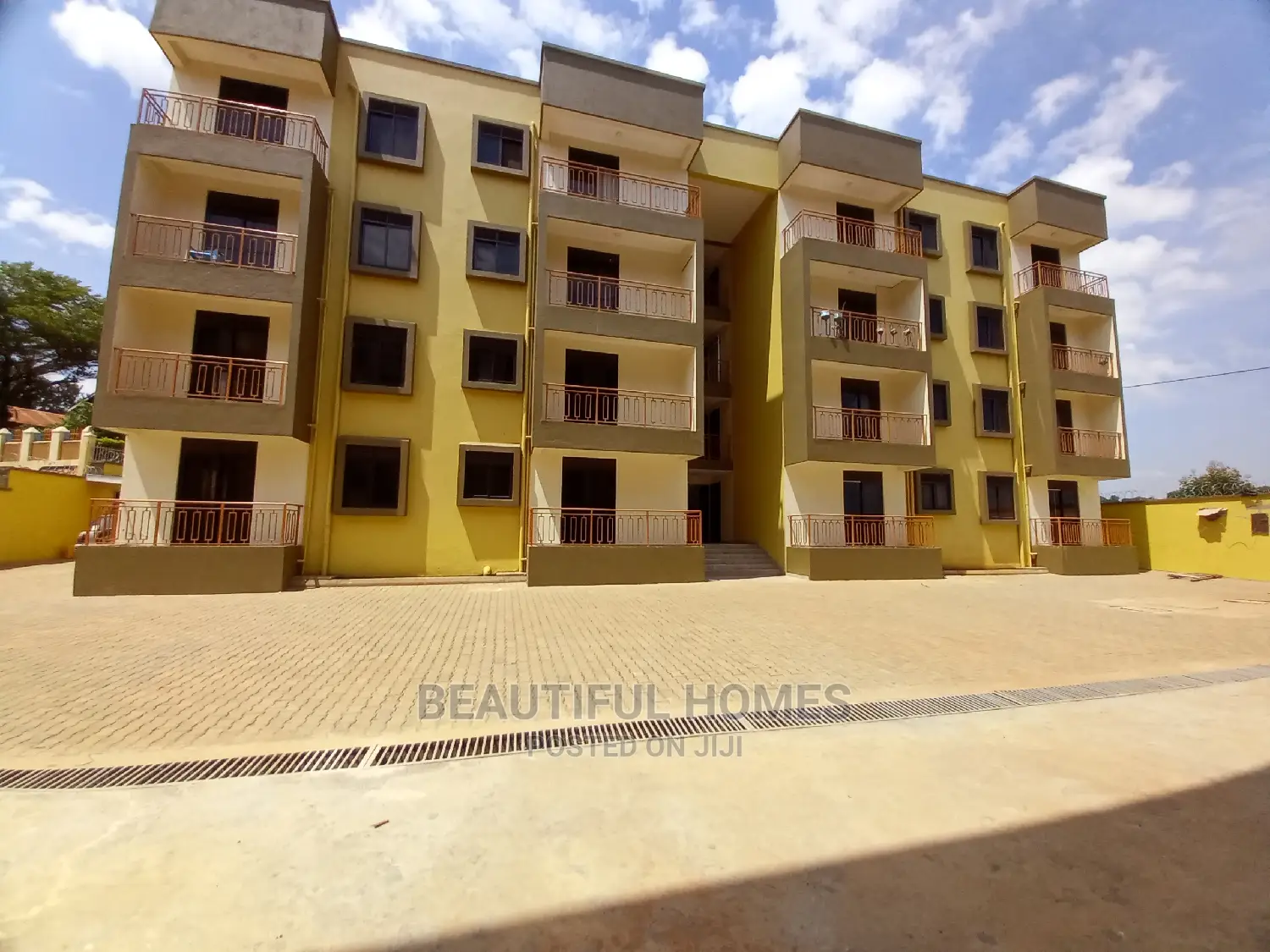 Furnished 3bdrm Condo in Kisaasi Tarmacked, Central Division for Sale