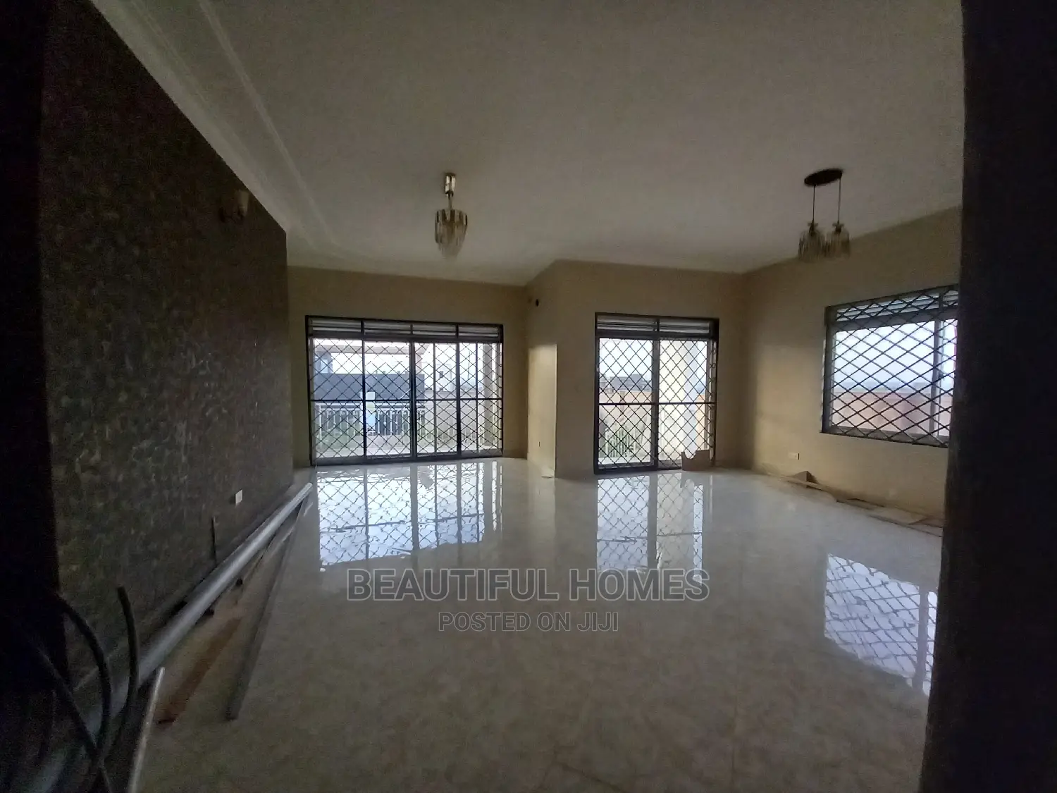 Furnished 4bdrm Bungalow in Kira Corporate, Central Division for Sale