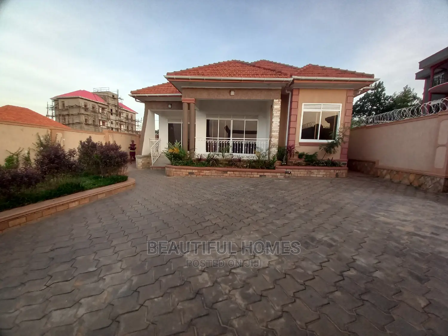 Furnished 4bdrm Bungalow in Kira Corporate, Central Division for Sale