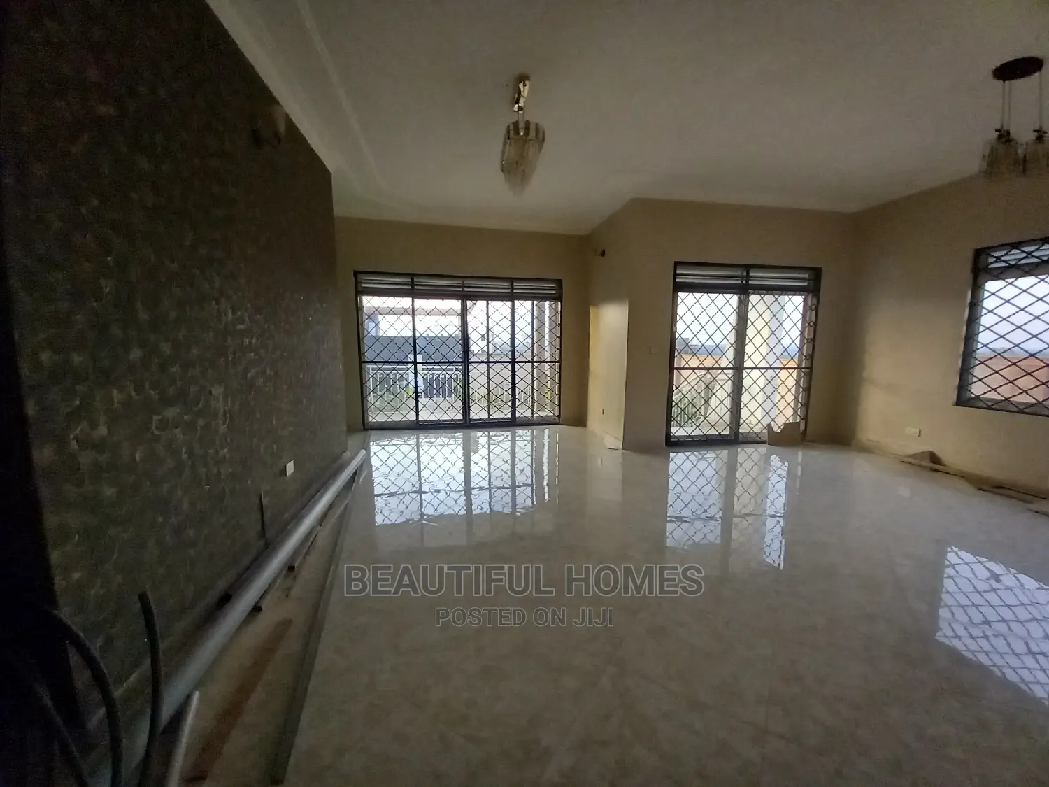 Furnished 4bdrm House in Kira Posh Estate for Sale