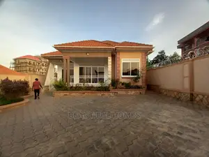 Furnished 4bdrm House in Kira Tarmacked for Sale