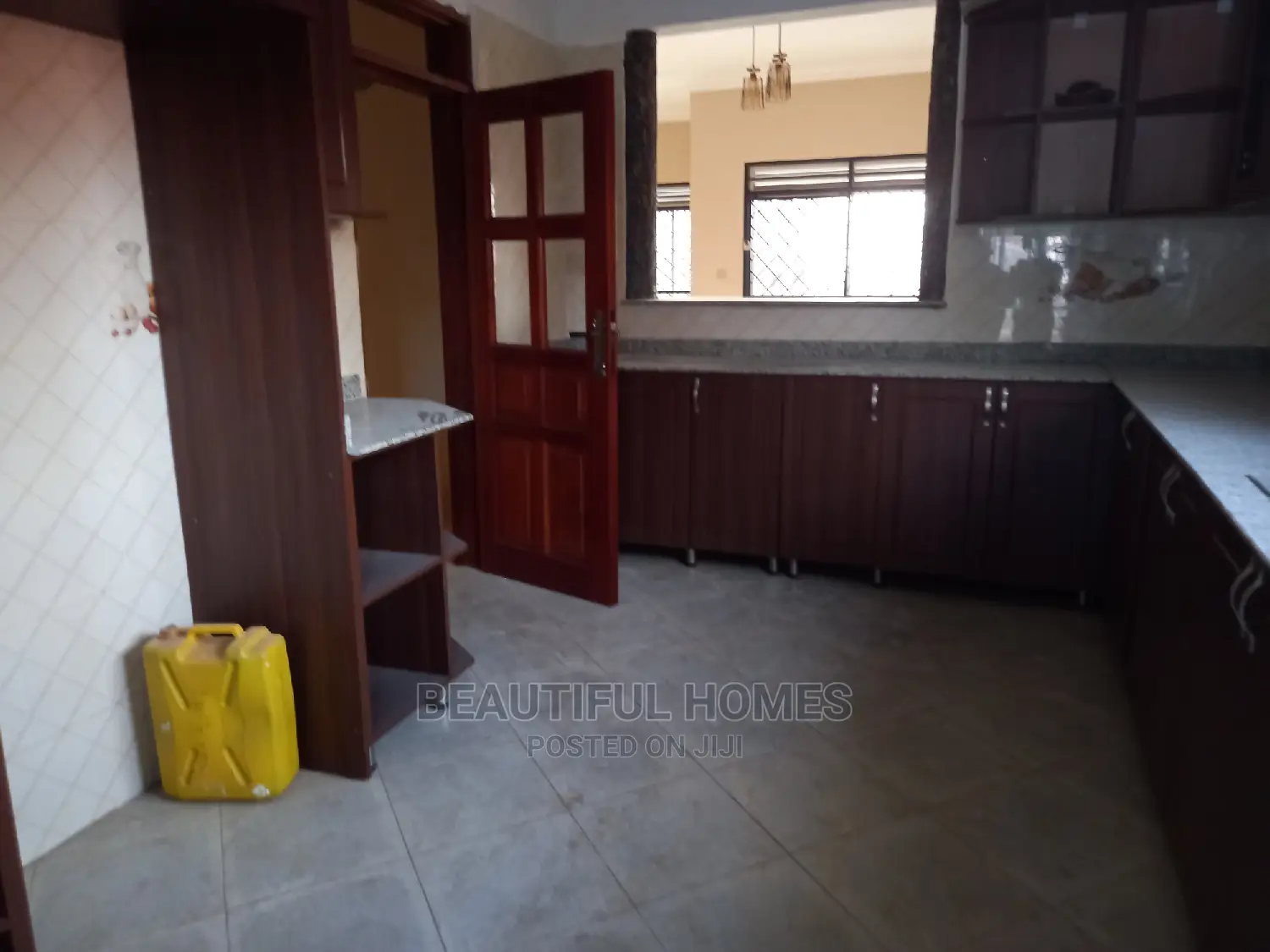 Furnished 4bdrm House in Kira Tarmacked for Sale