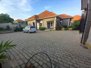 Furnished 4bdrm House in Wealthy Neighborhood, Kira for Sale