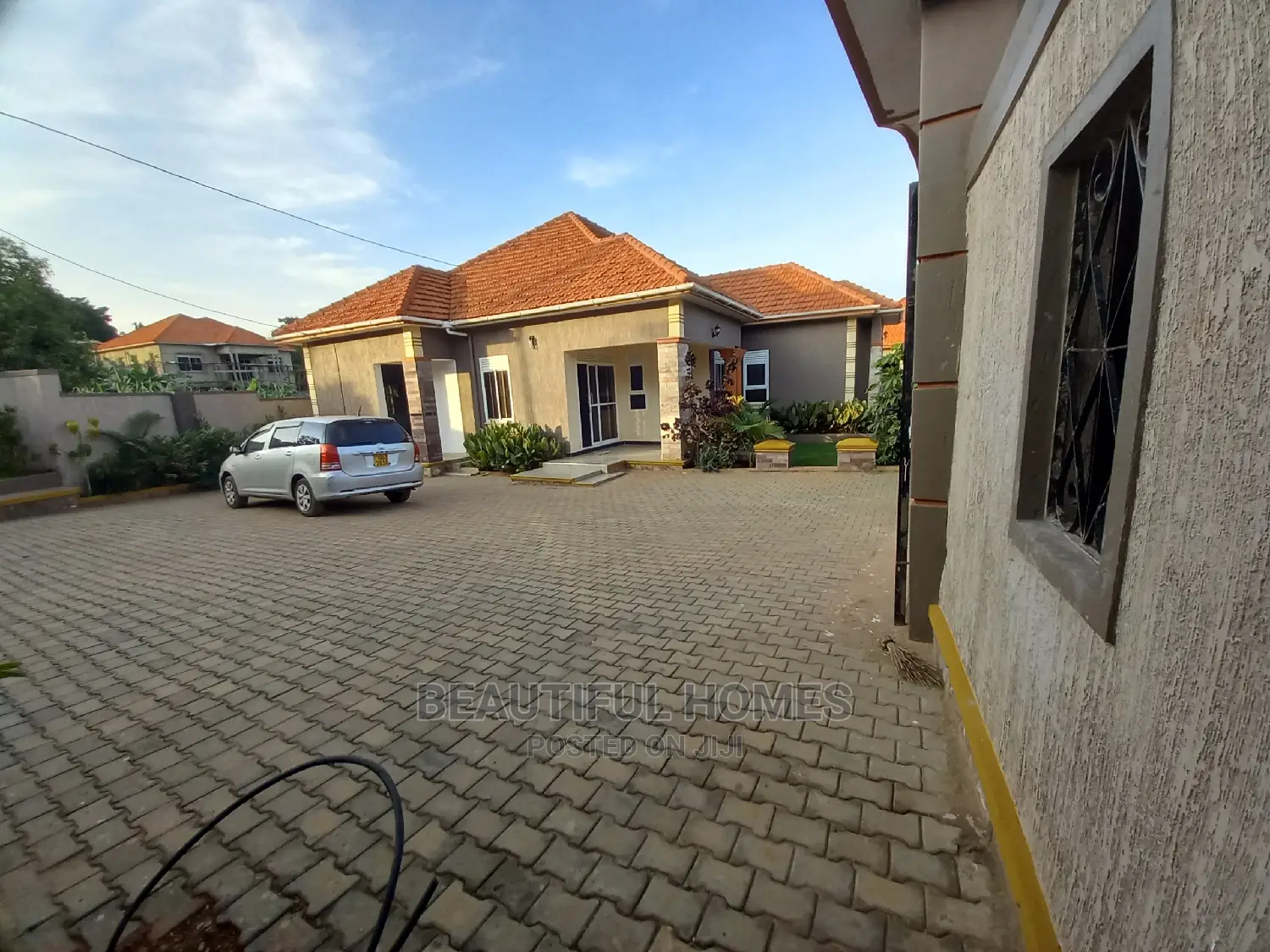 Furnished 4bdrm House in Wealthy Neighborhood, Kira for Sale