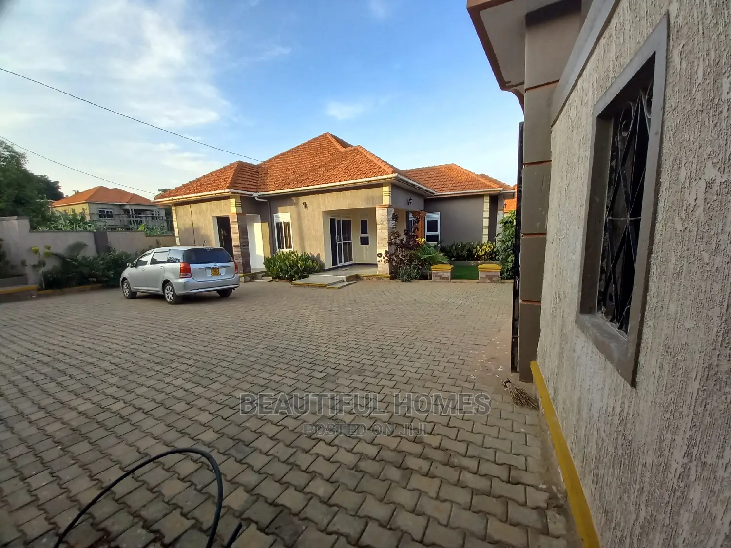 Furnished 4bdrm House in Wealthy Neighborhood, Kira for Sale