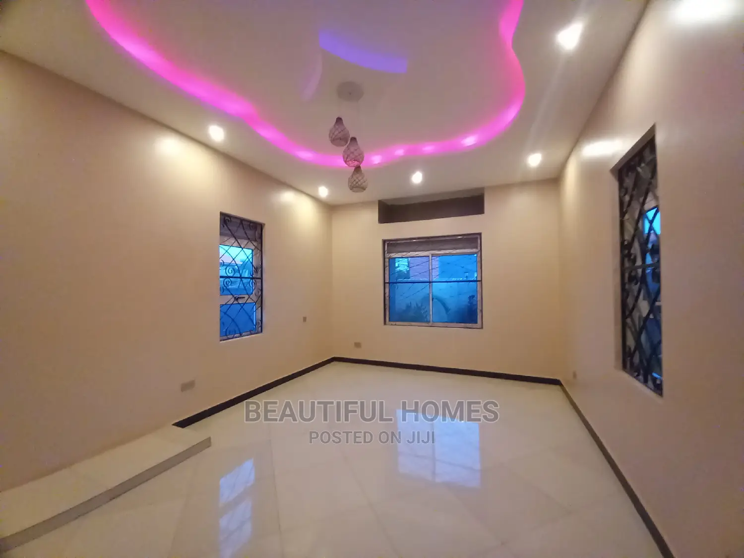 Furnished 4bdrm Bungalow in Richest Estate, Kira for Sale