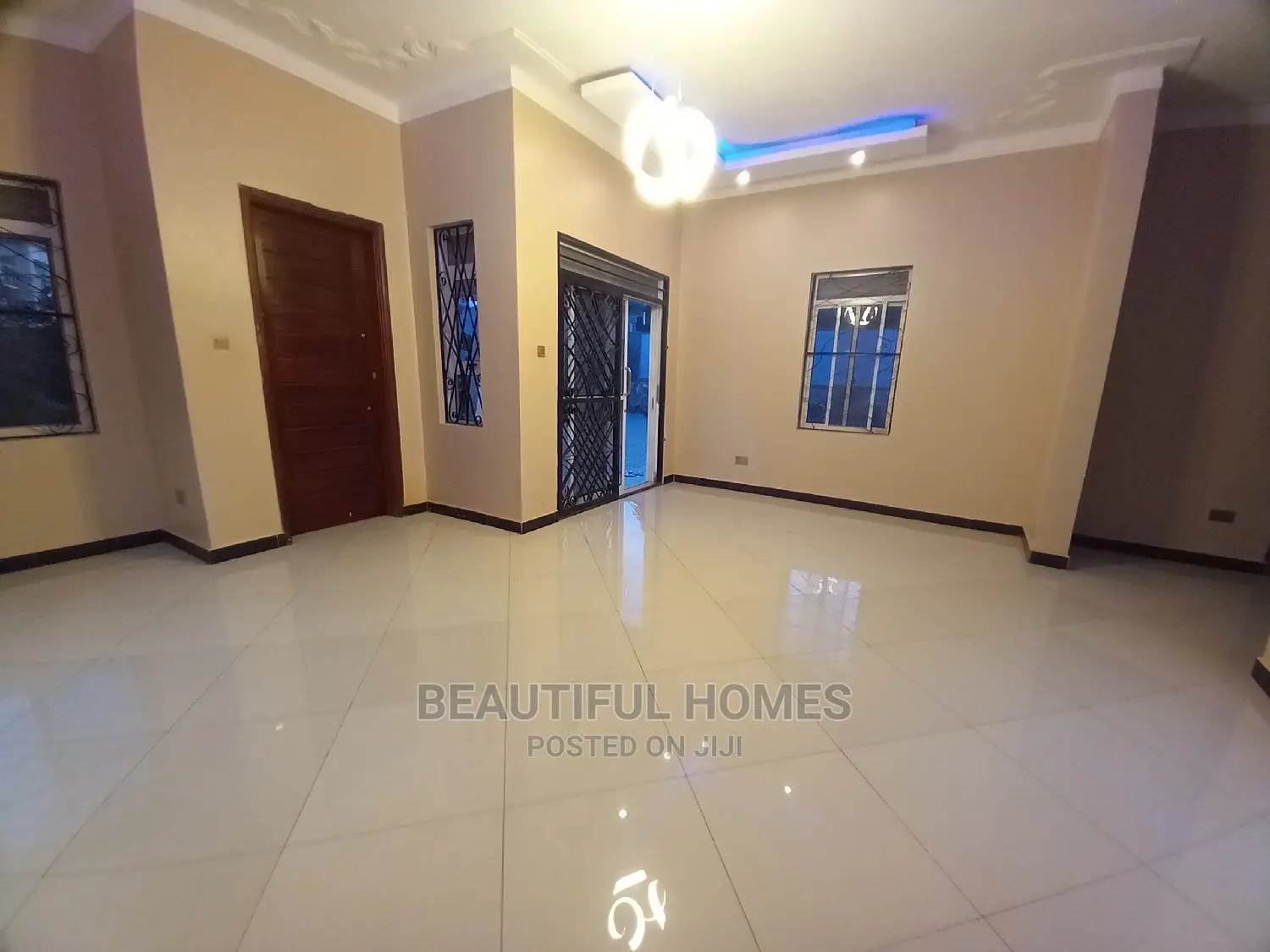 Furnished 4bdrm Bungalow in Richest Estate, Kira for Sale