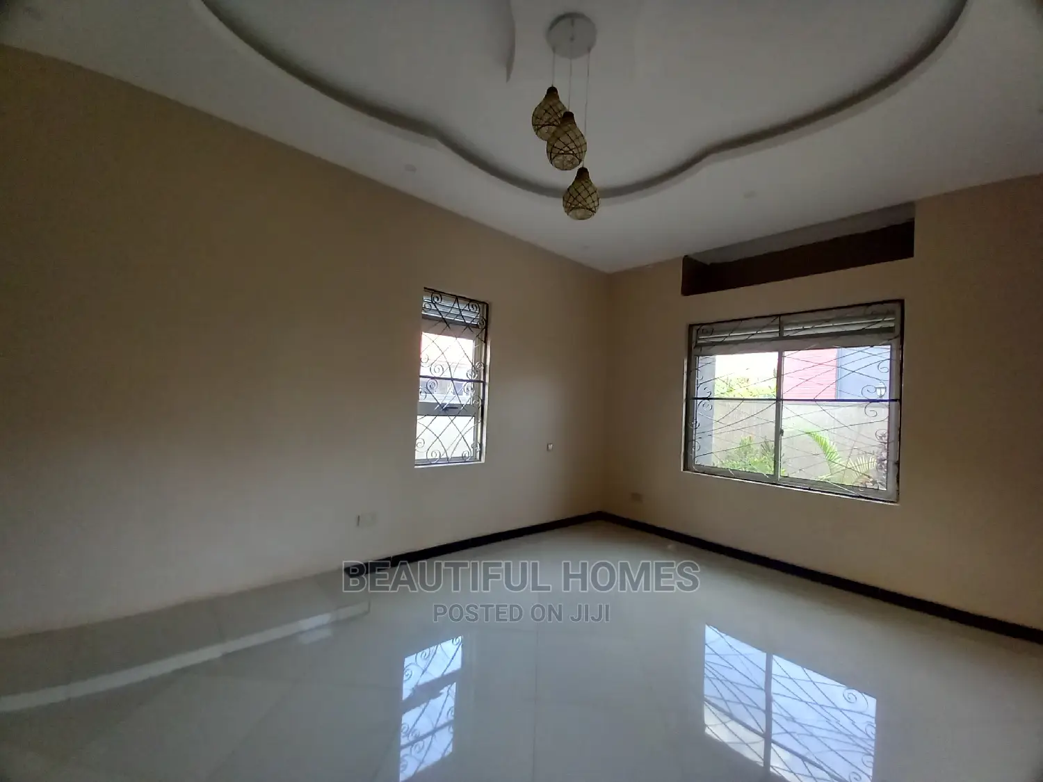 Furnished 4bdrm House in Gated Tarmack Estate, Kira for Sale