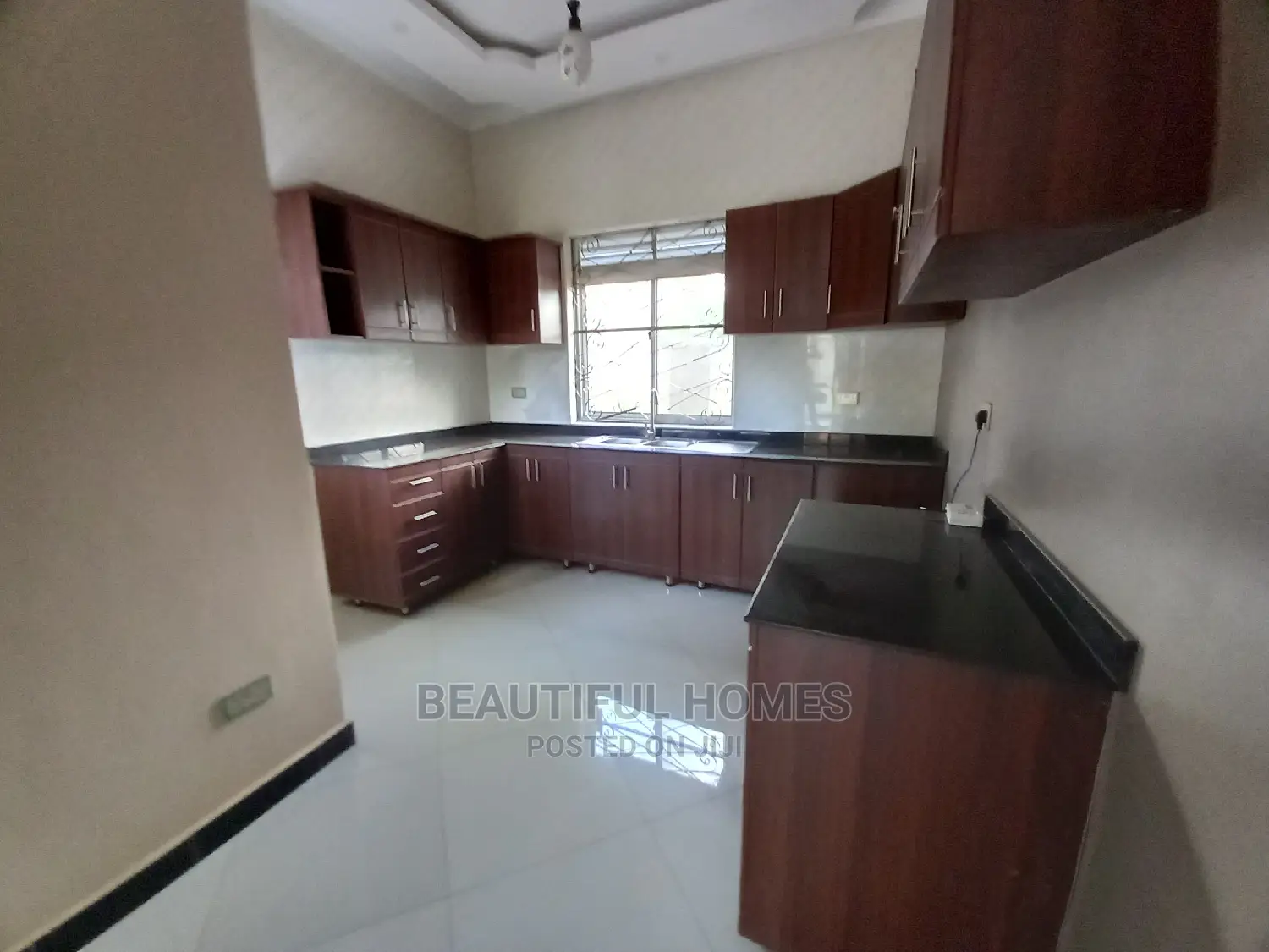 Furnished 4bdrm House in Gated Tarmack Estate, Kira for Sale