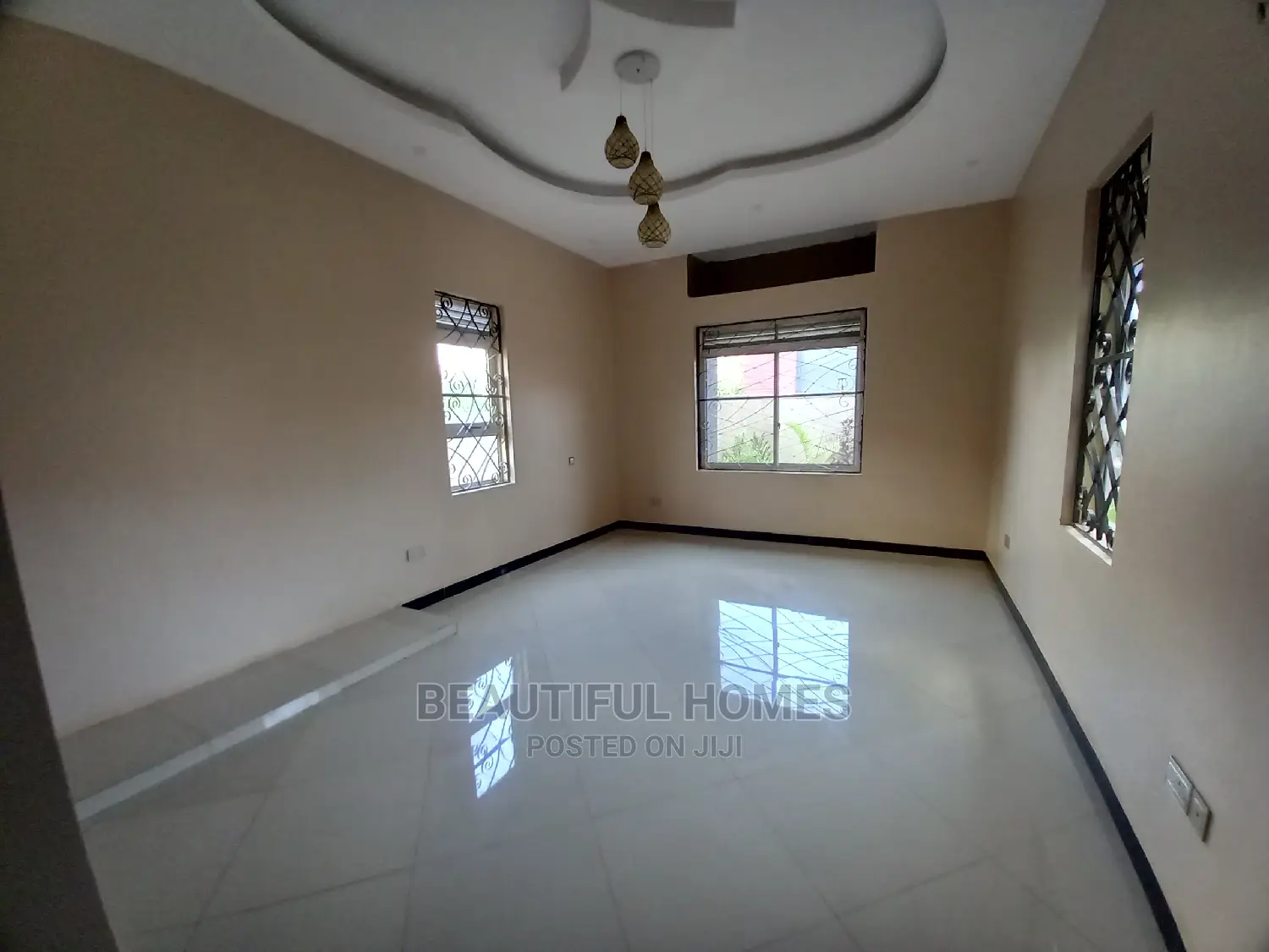 Furnished 4bdrm House in Rich Tarmack Estate, Kira for Sale