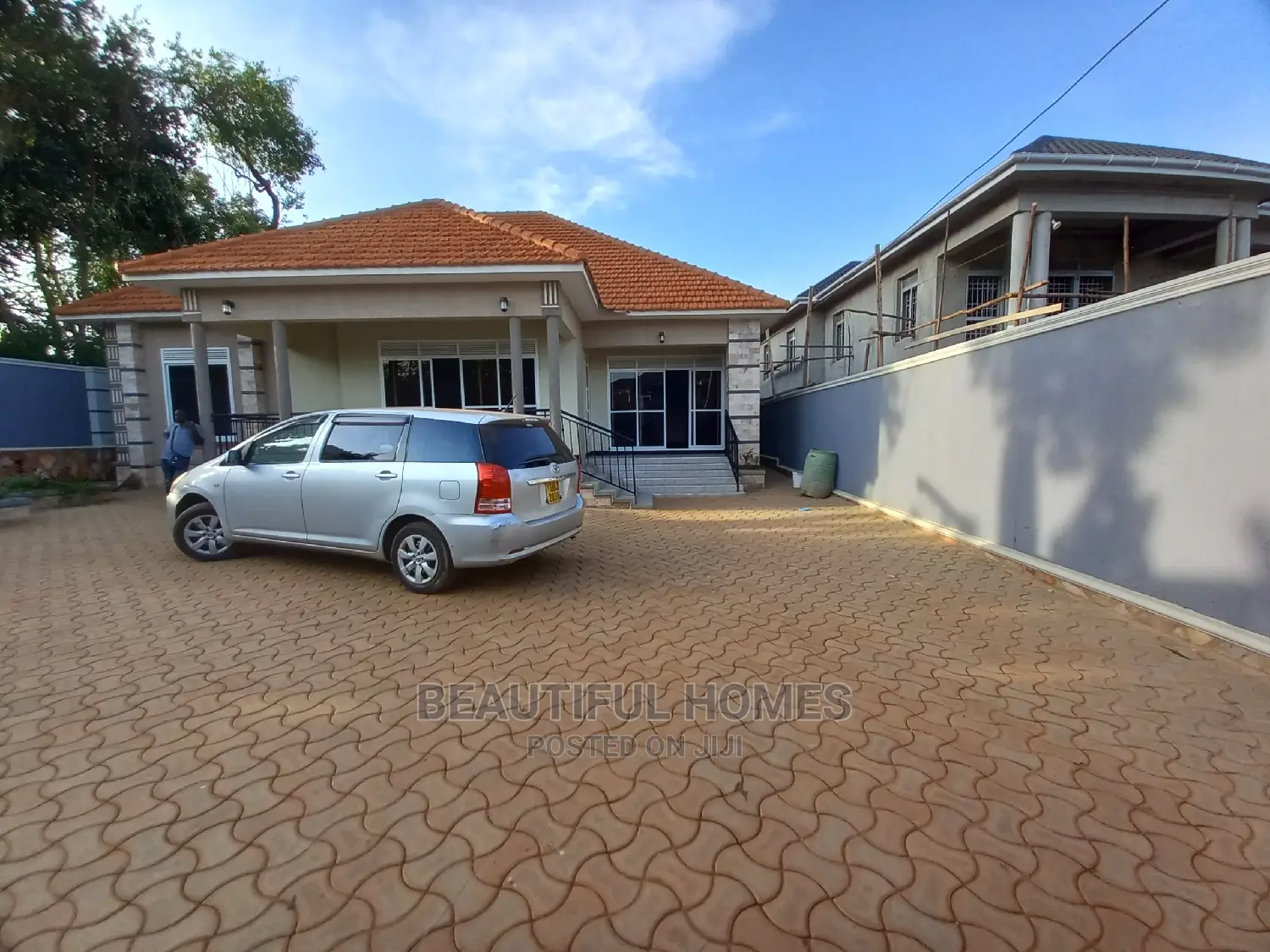 Furnished 4bdrm House in Kira for Sale