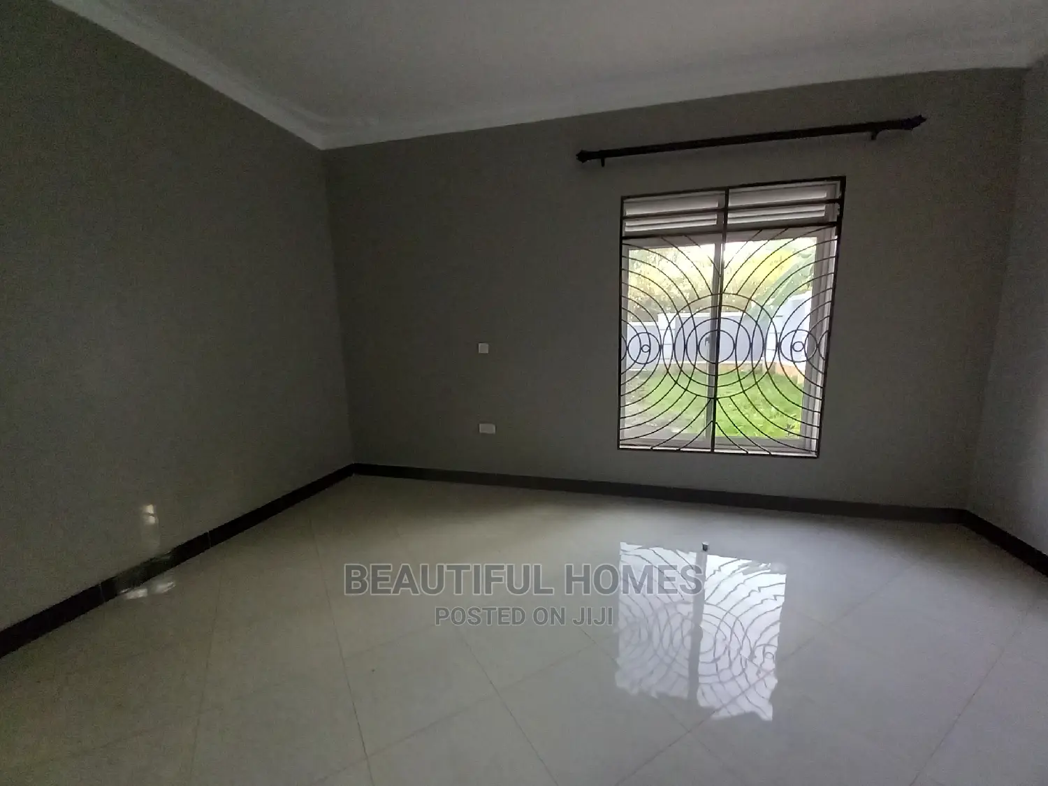 Furnished 2bdrm Apartment in Kisaasi, Central Division for Sale