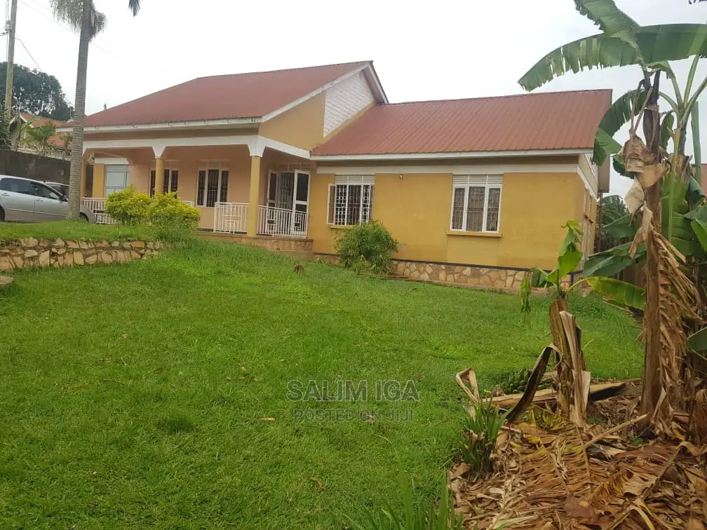 4bdrm Bungalow in Kololo Property, Central Division for Rent