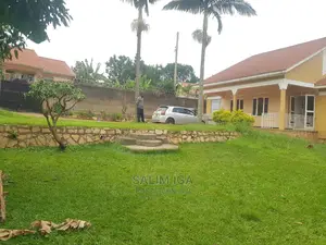 4bdrm Bungalow in Kololo Property, Central Division for Rent