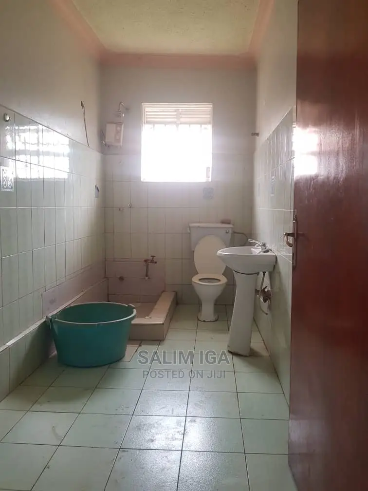4bdrm Bungalow in Kololo Property, Central Division for Rent