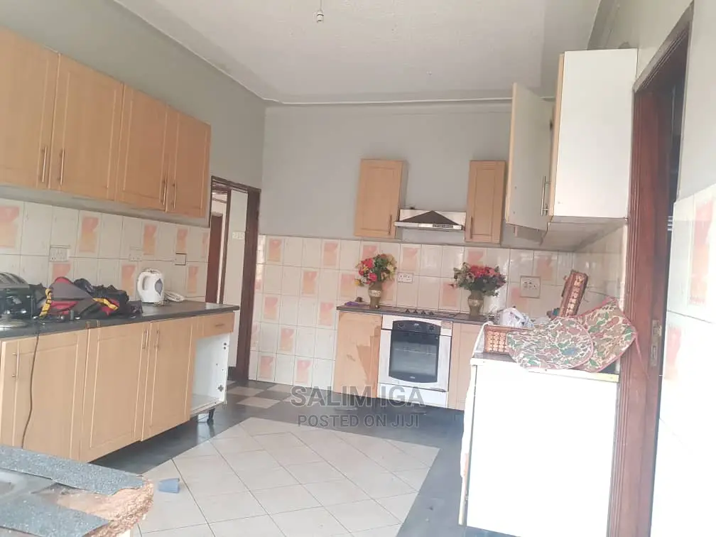 4bdrm Bungalow in Kololo Property, Central Division for Rent