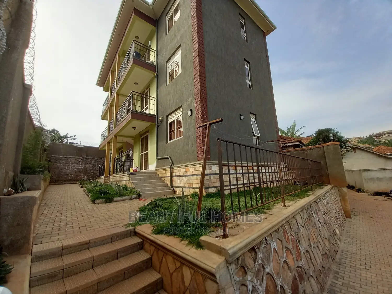 Furnished 2bdrm Apartment in Kisaasi, Central Division for Sale