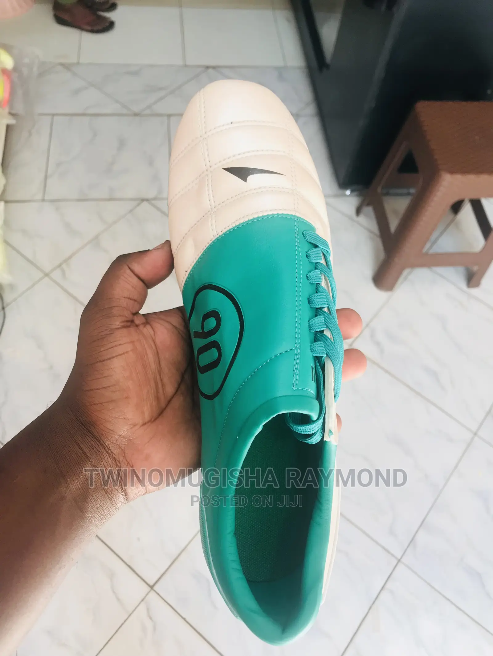 *90* Football Shoe