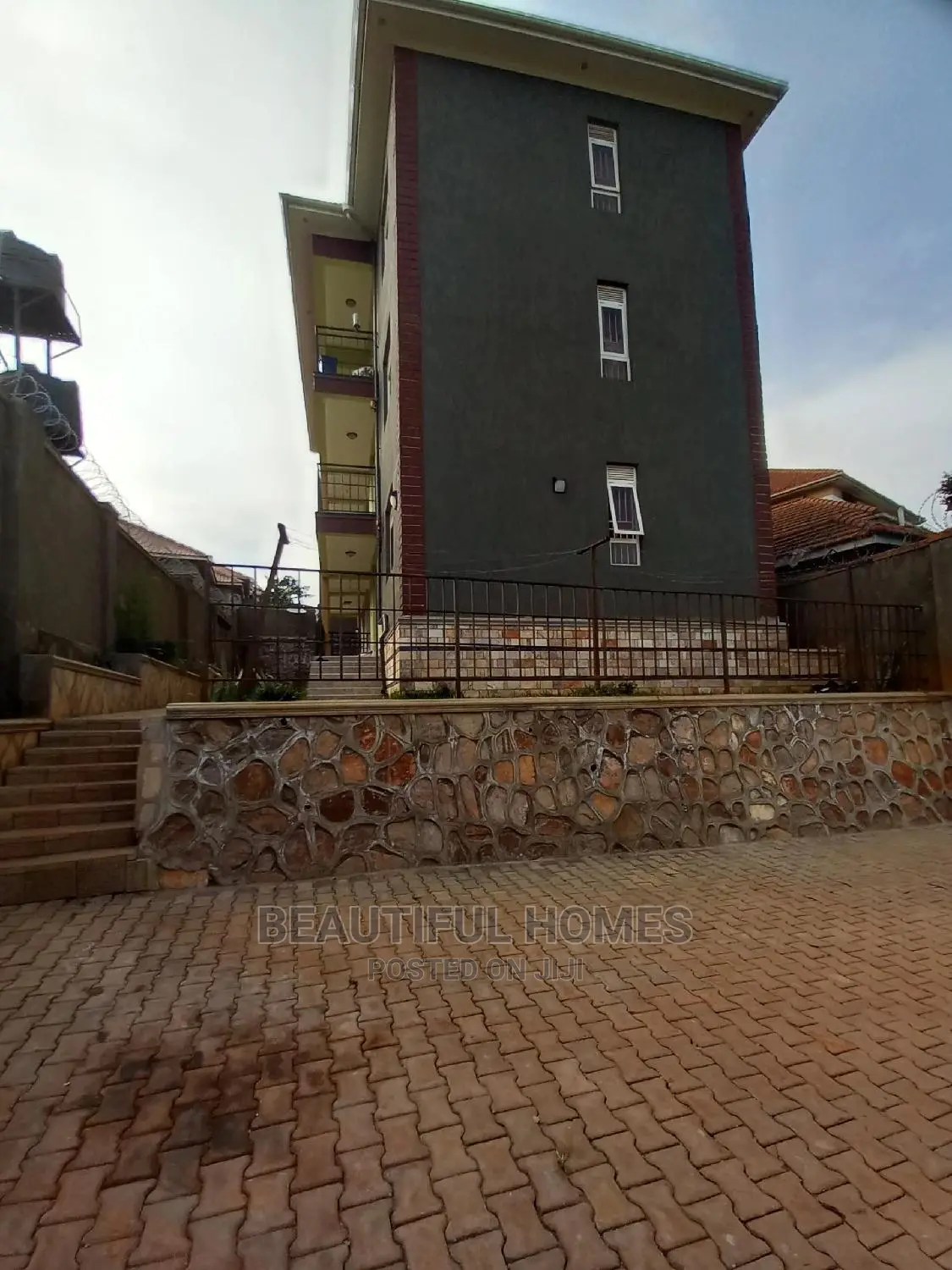 Furnished 2bdrm Apartment in Kisaasi, Central Division for Sale