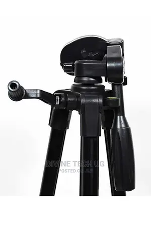 Phone and Camera Tripod Stand With the Remote and a Bag