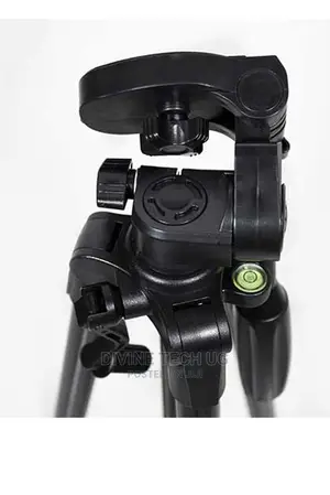 Phone and Camera Tripod Stand With the Remote and a Bag