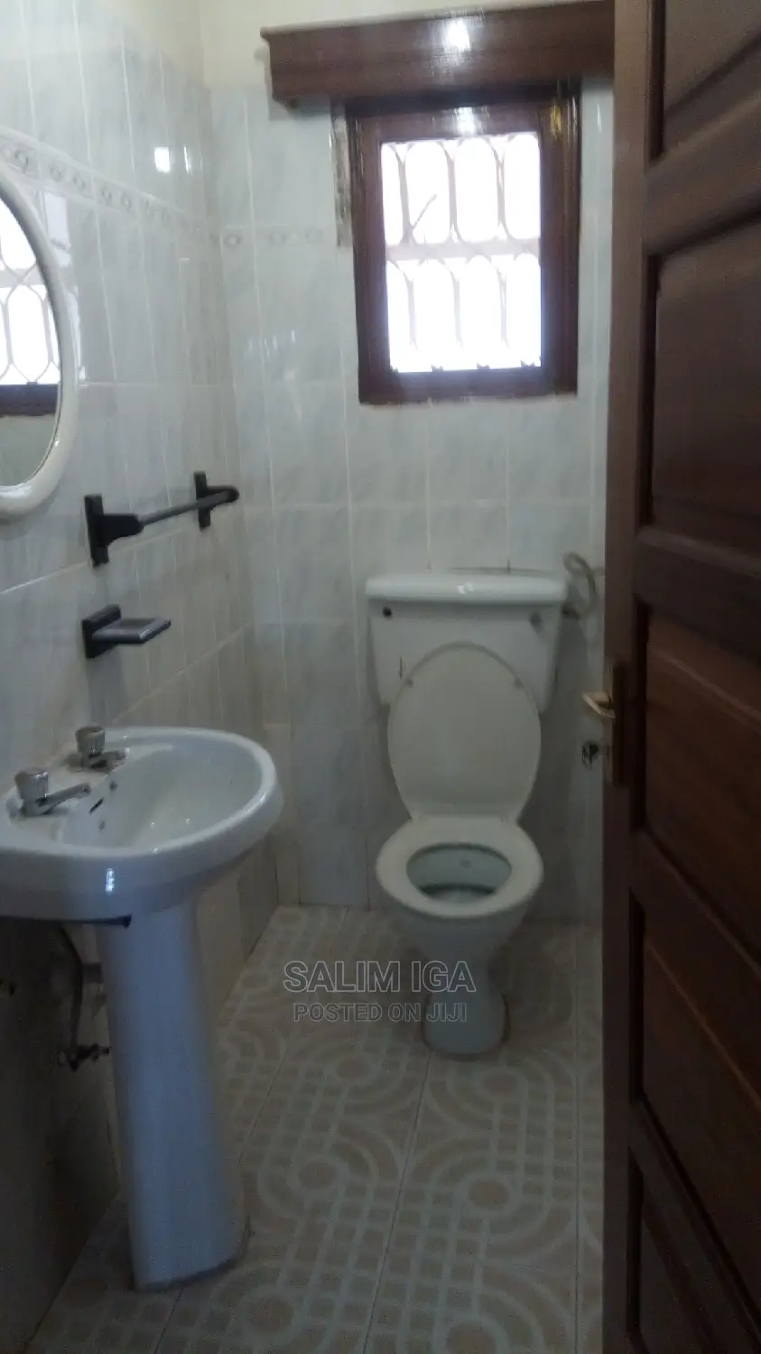 4bdrm Bungalow in Kololo Property, Central Division for Rent