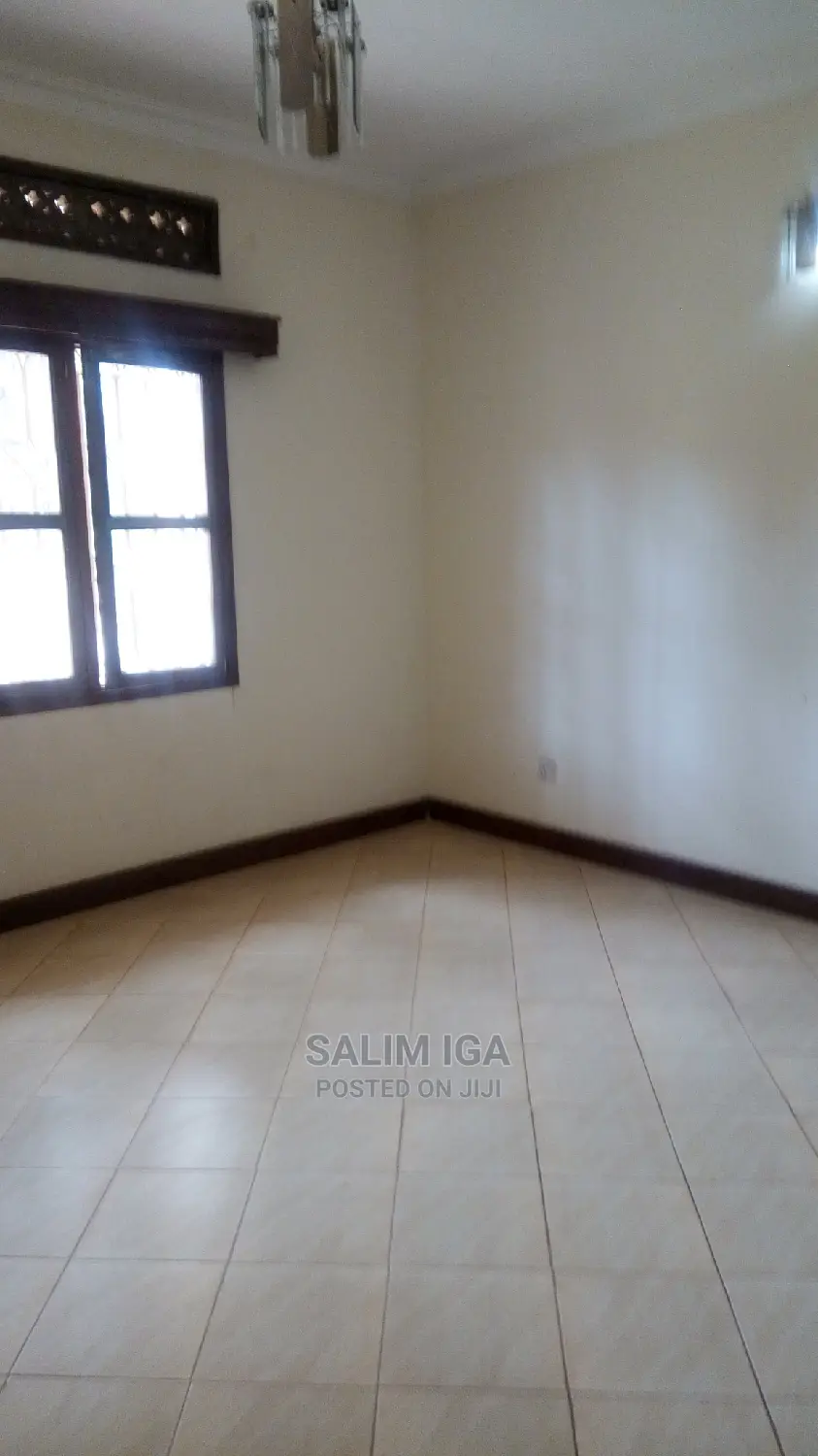 4bdrm Bungalow in Kololo Property, Central Division for Rent