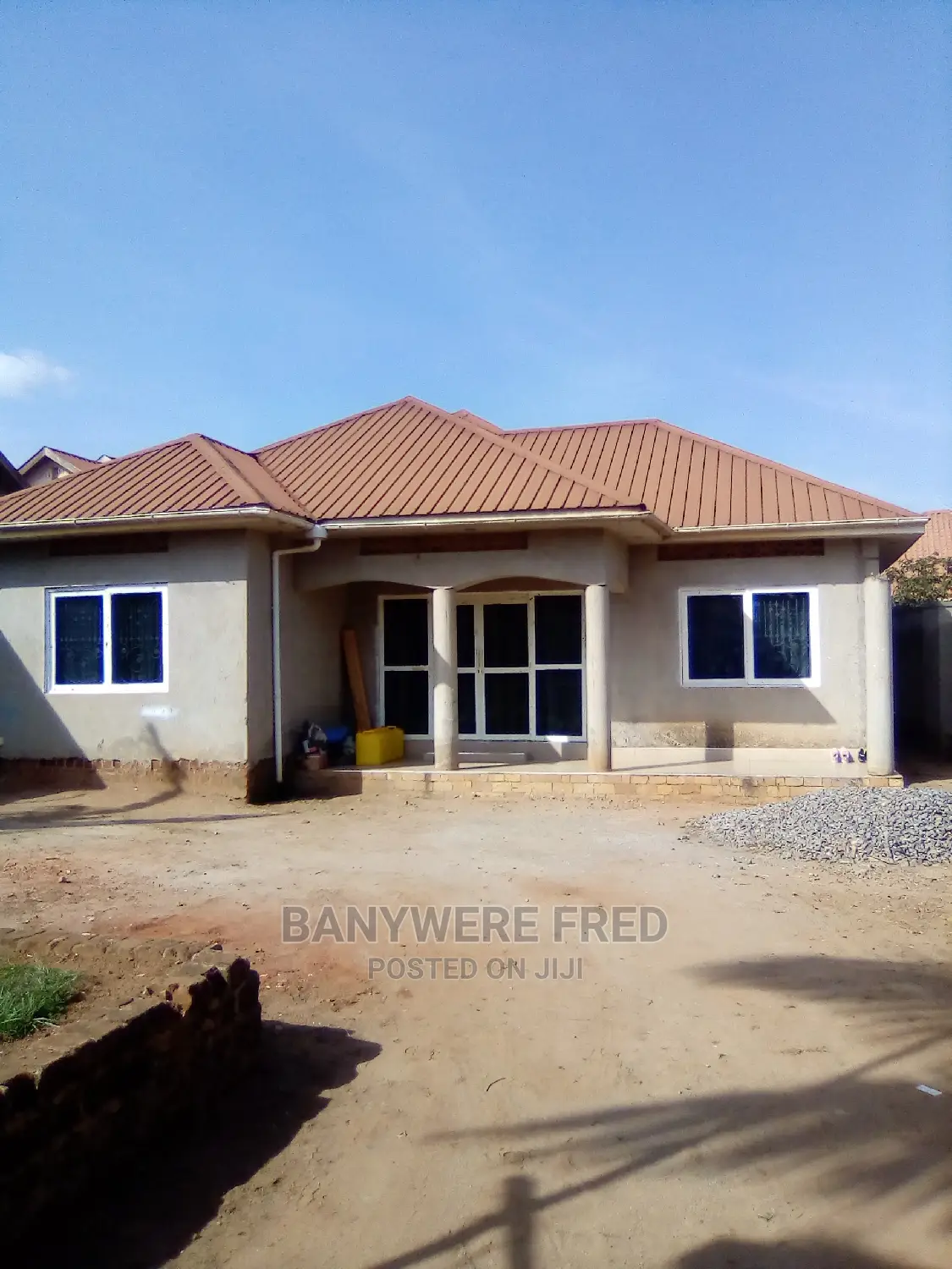 Furnished 3bdrm Bungalow in Kira for Sale