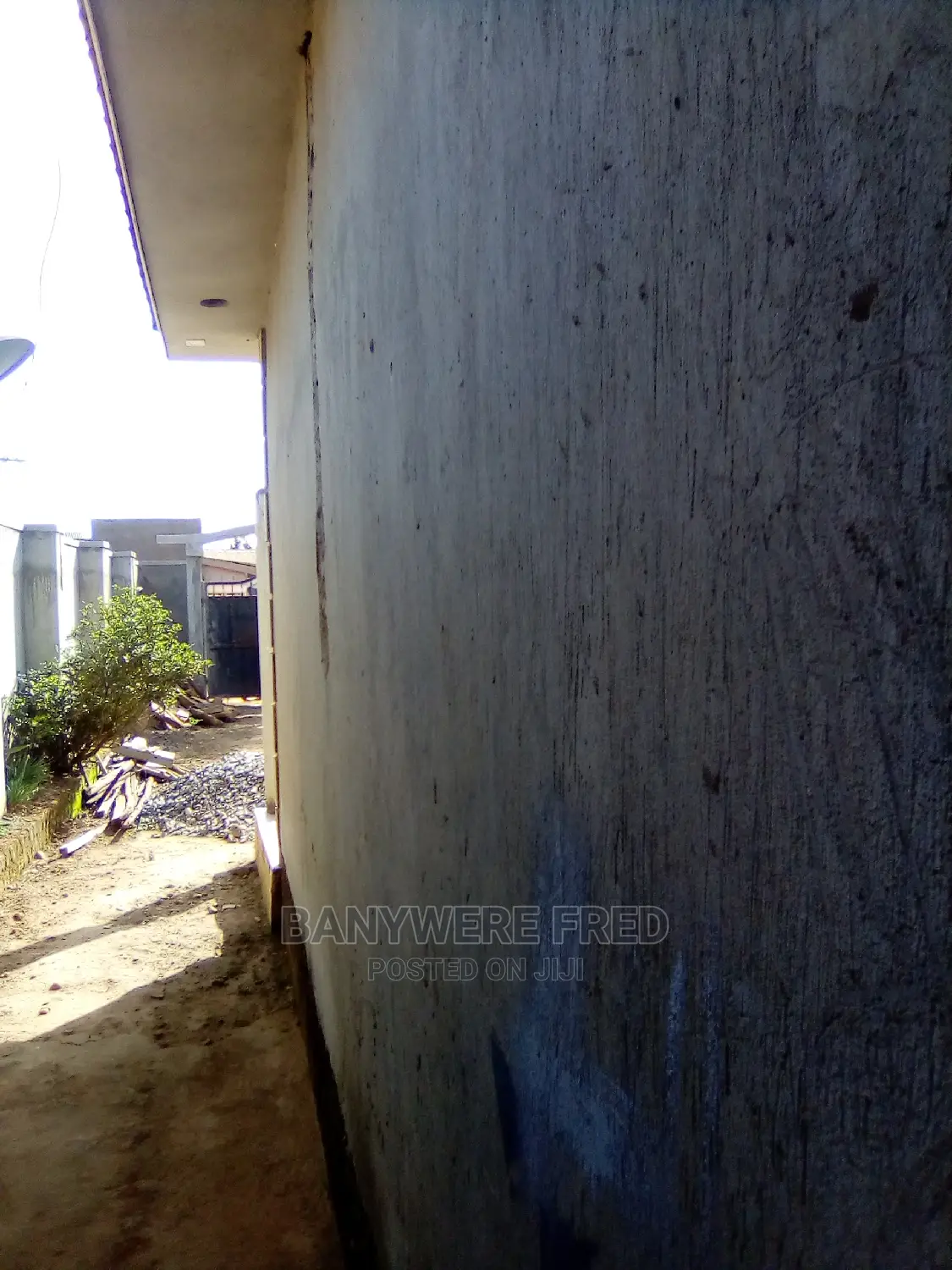 Furnished 3bdrm Bungalow in Kira for Sale