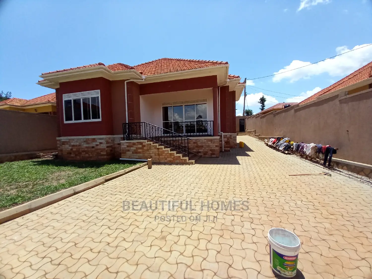 Furnished 4bdrm House in Tarmacked Estate, Kira for Sale