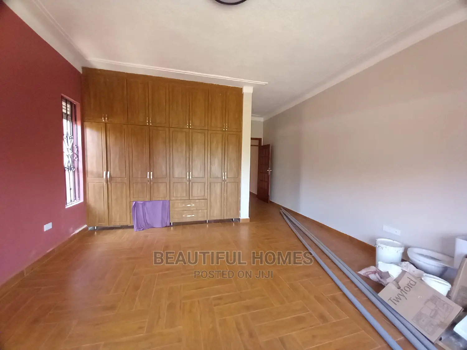 Furnished 4bdrm Bungalow in Ministers Village, Kira for Sale