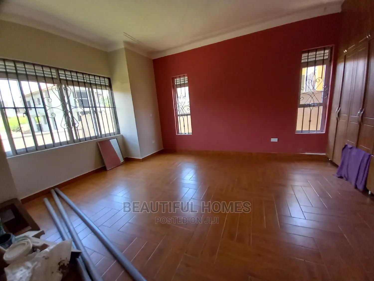 Furnished 4bdrm Bungalow in Ministers Village, Kira for Sale