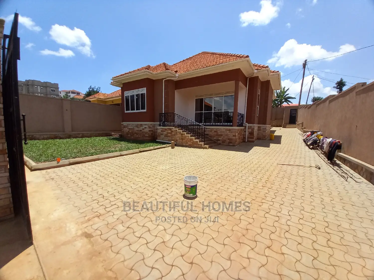 Furnished 4bdrm House in Kira Gated for Sale