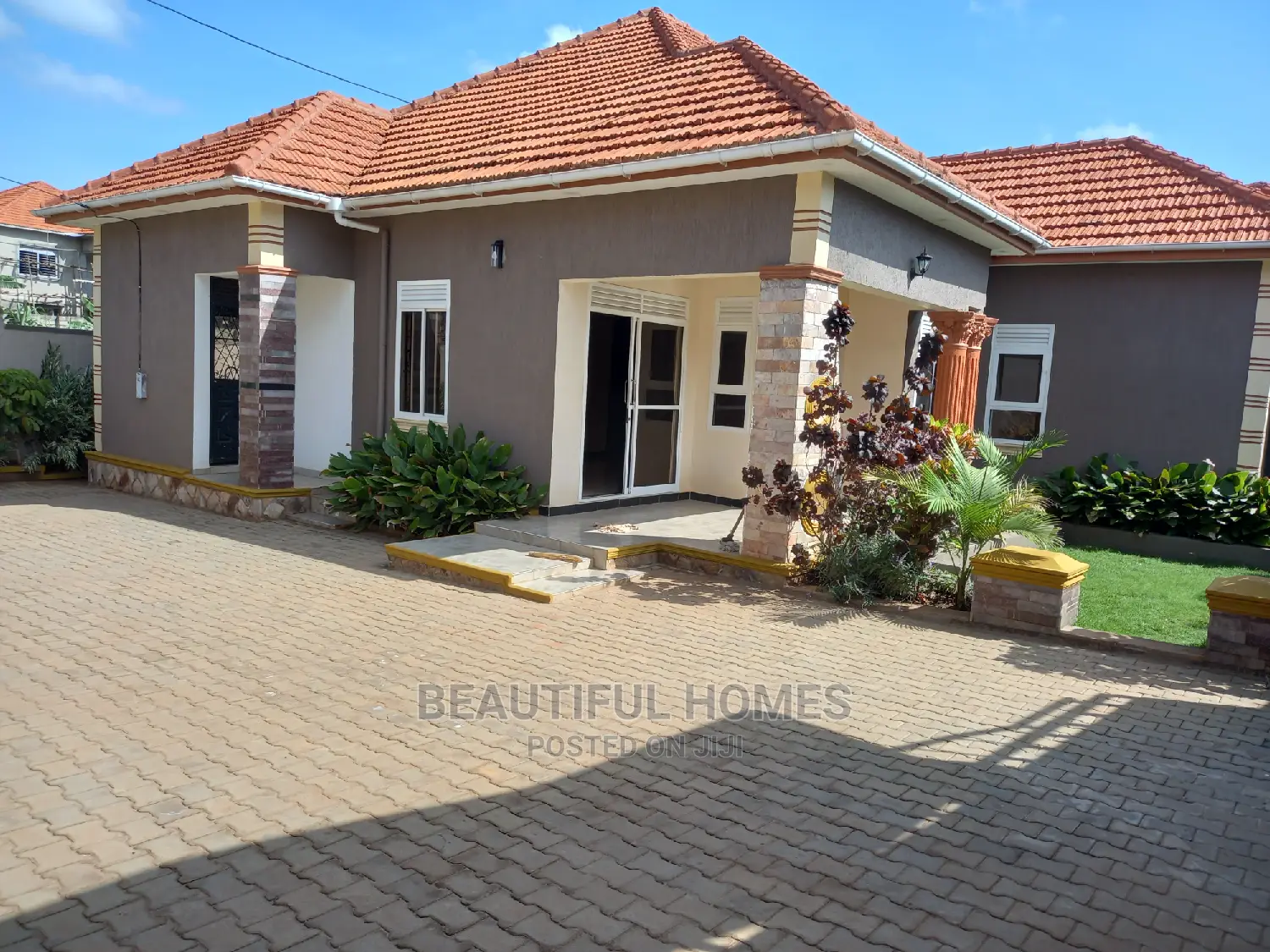 Furnished 4bdrm House in Corporate Estate, Kira for Sale
