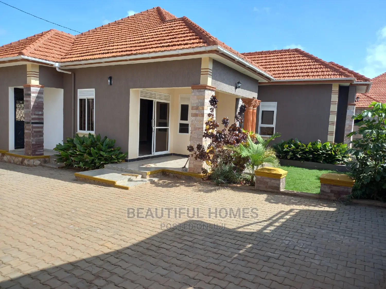 Furnished 4bdrm House in Corporate Estate, Kira for Sale