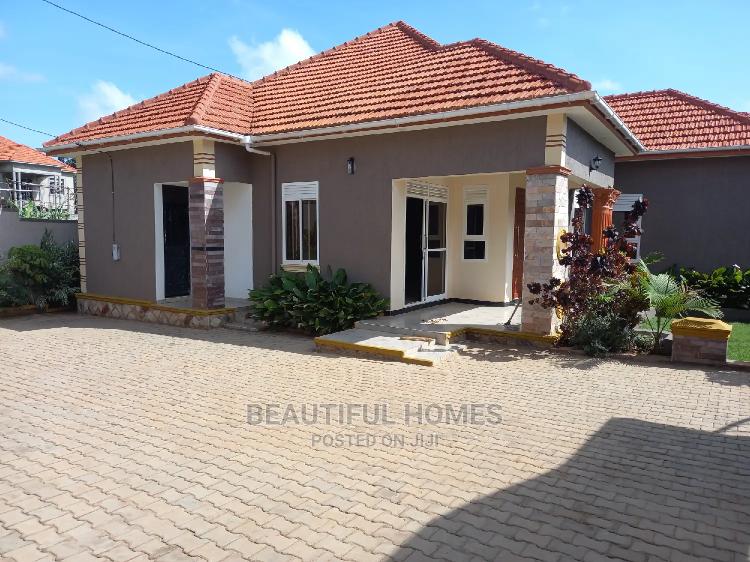 Furnished 4bdrm House in Kira Tarmacked for Sale