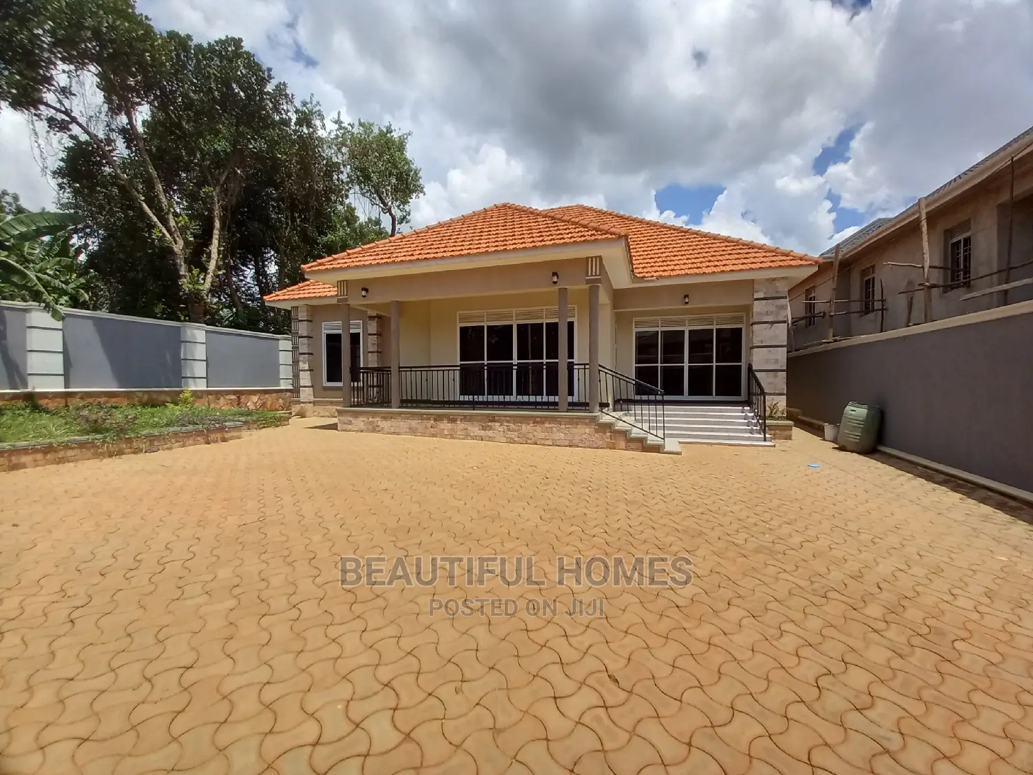 Furnished 4bdrm House in Kira for Sale