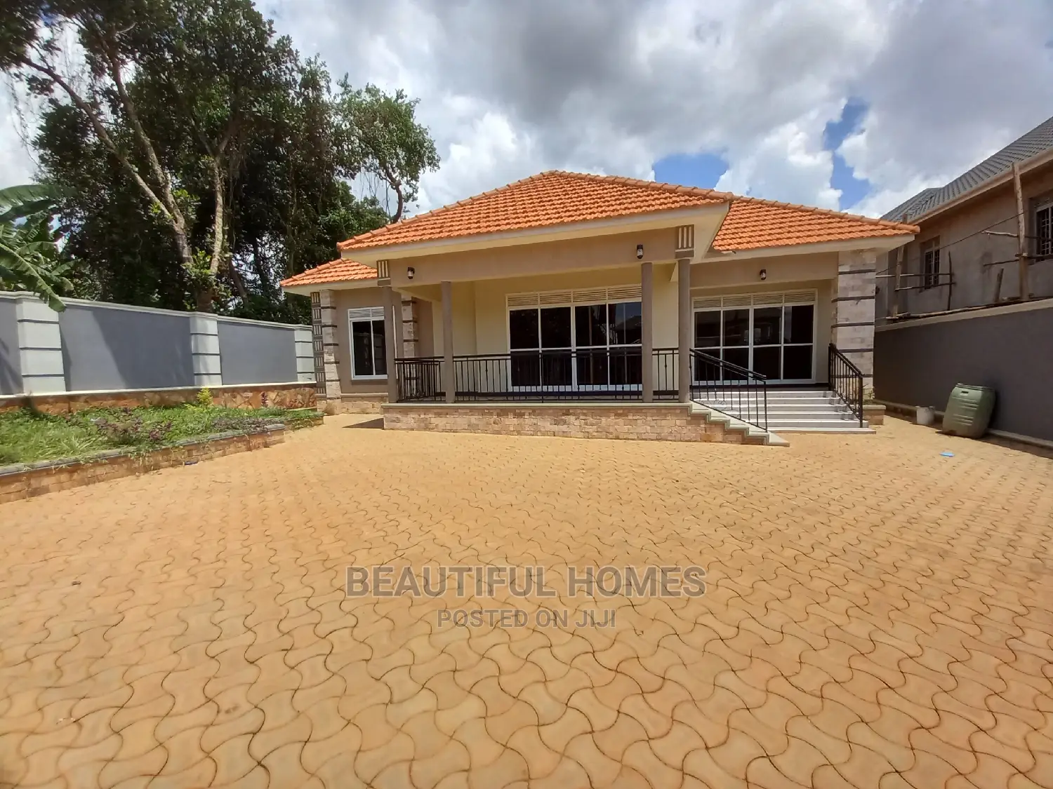 Furnished 4bdrm House in Kira for Sale