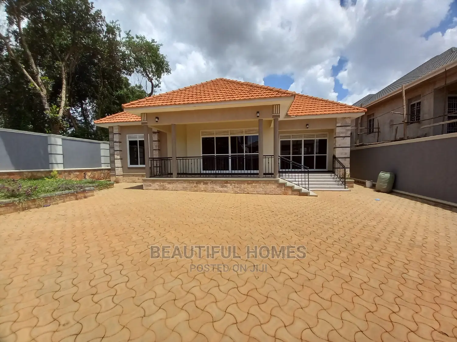 Furnished 4bdrm House in Kira for Sale