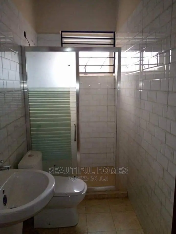 Furnished 4bdrm House in Kira Upscale for Sale