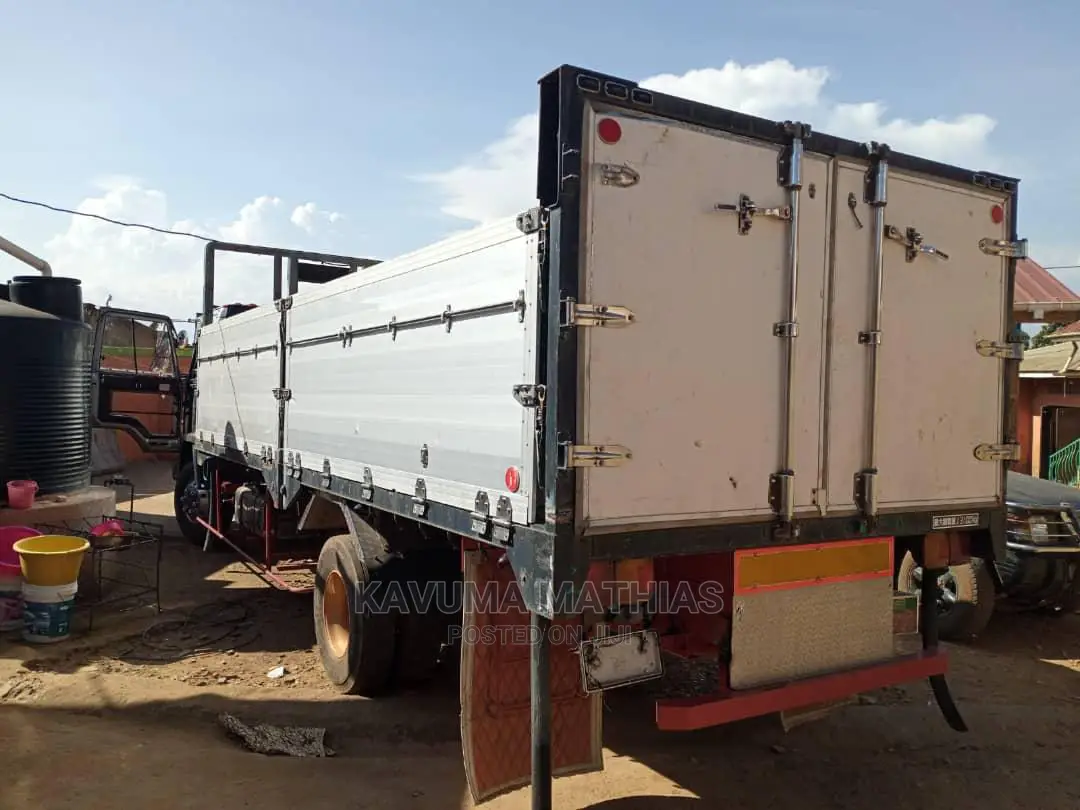 Isuzu 4tone Truck