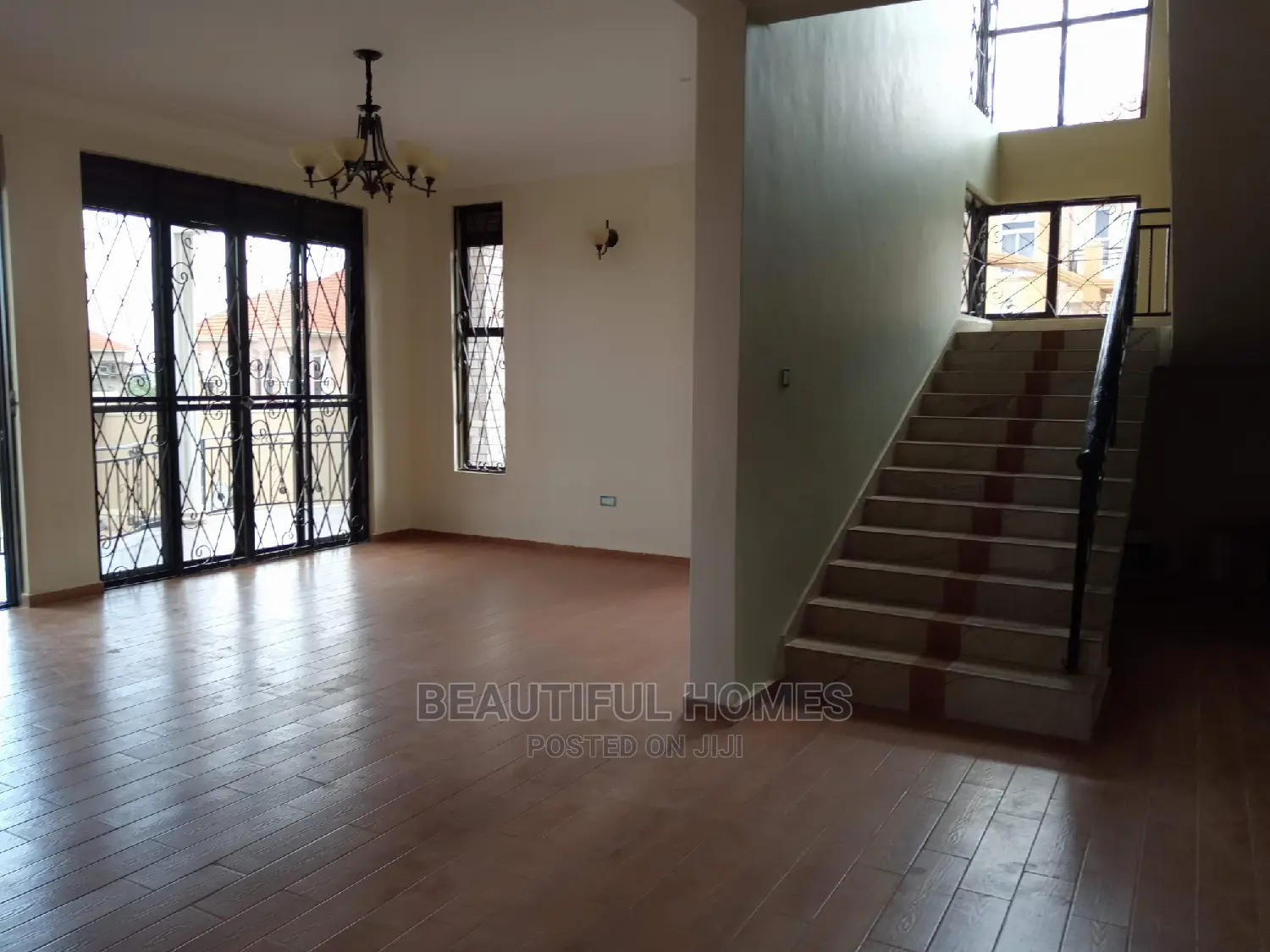 Furnished 5bdrm Duplex in Kira Gorgeous Estate, Central Division