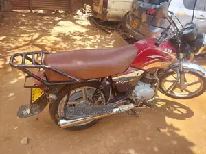 TVS Apache 160 4V 2018 Brown