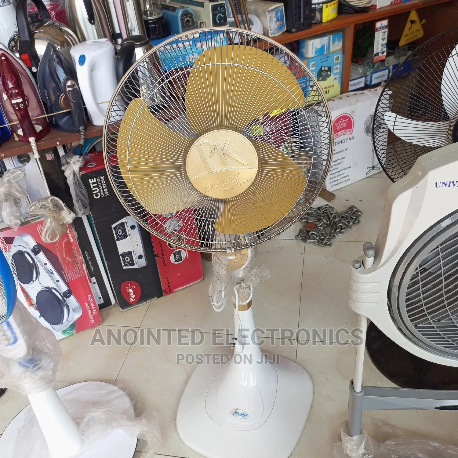 Stand Executive Fans