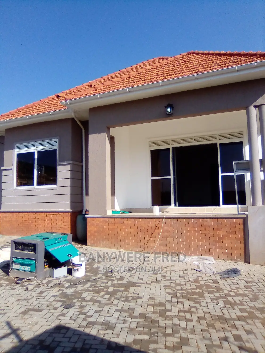Furnished 4bdrm Bungalow in Kira for Sale